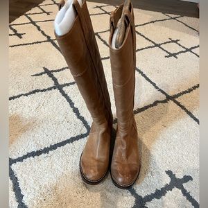 Tall Lucky Brand boots with small heel!